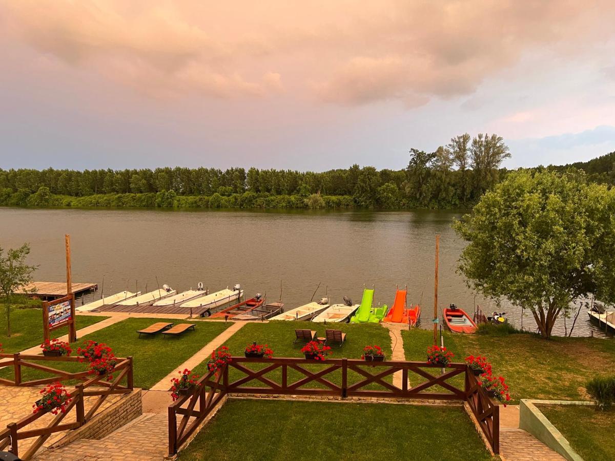 Apartmani Tiske Noci Becej Exterior photo